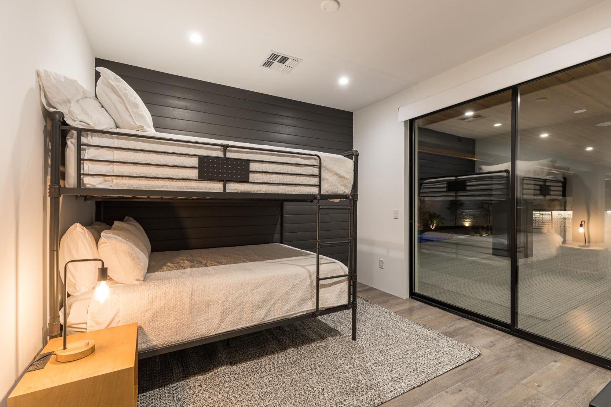 Luxury Micro-Resort, Theater, Sauna, Heated Pool Phoenix Exterior foto